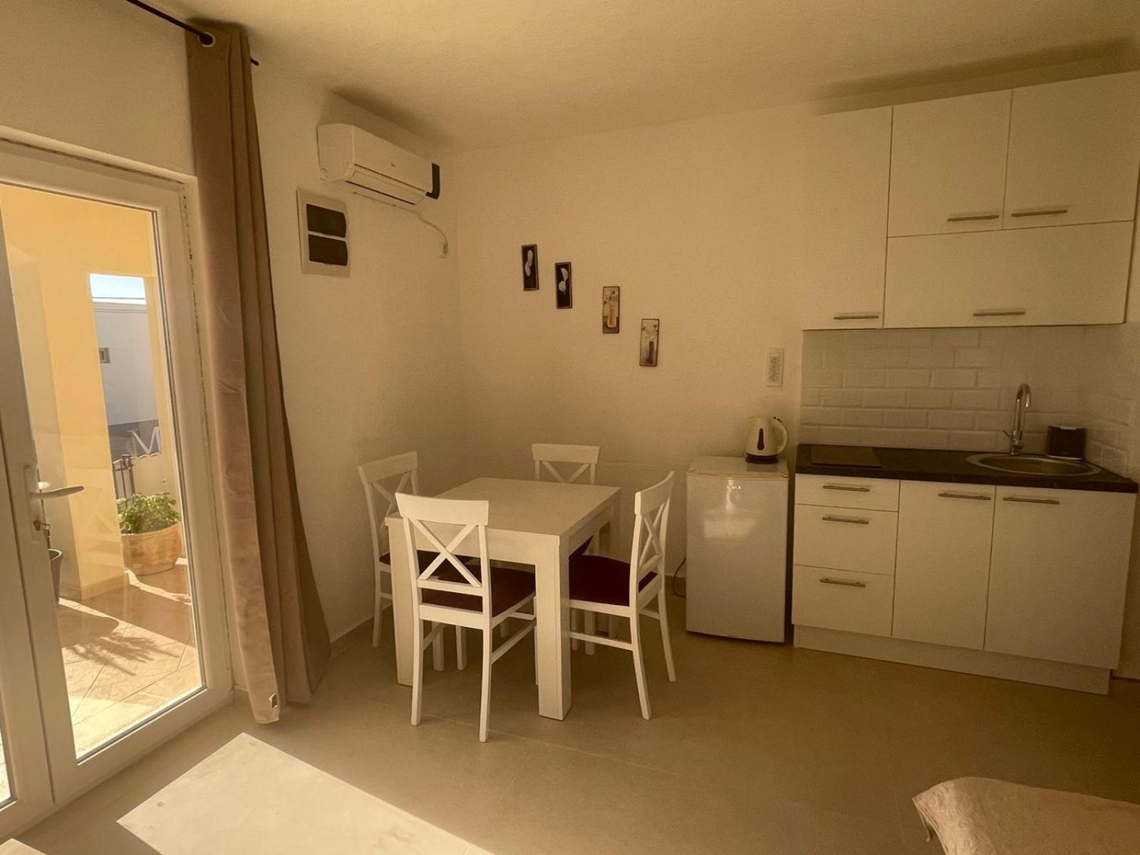 Talija Apartments Krimovica 부드바 객실 사진
